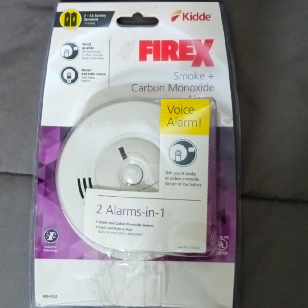Smoke and carbon monoxide alarm